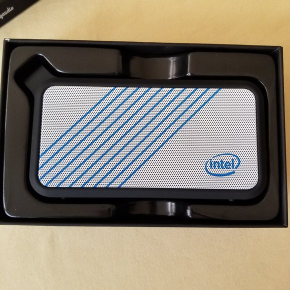 Aquathump Waterproof Speaker - Picture 2 of 2